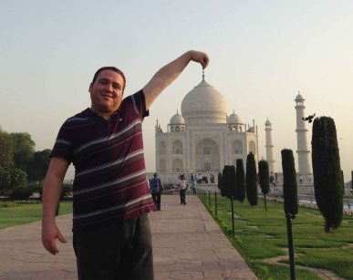 This is Dunston. After 38 years of steadfast virginity, he travelled to India to find either a wife or a cheap prostitute. He attracts pickpockets like flowers attract bees, but so far all they’ve gotten from him are empty chocolate bar wrappers. 