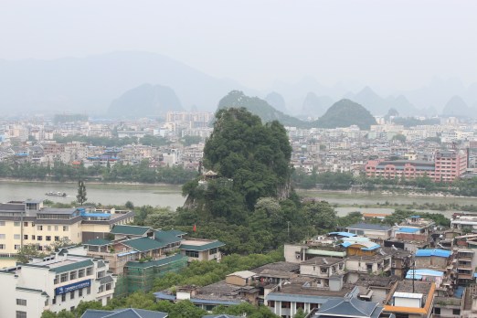 The scenery of Guilin is as unique as an honest politician